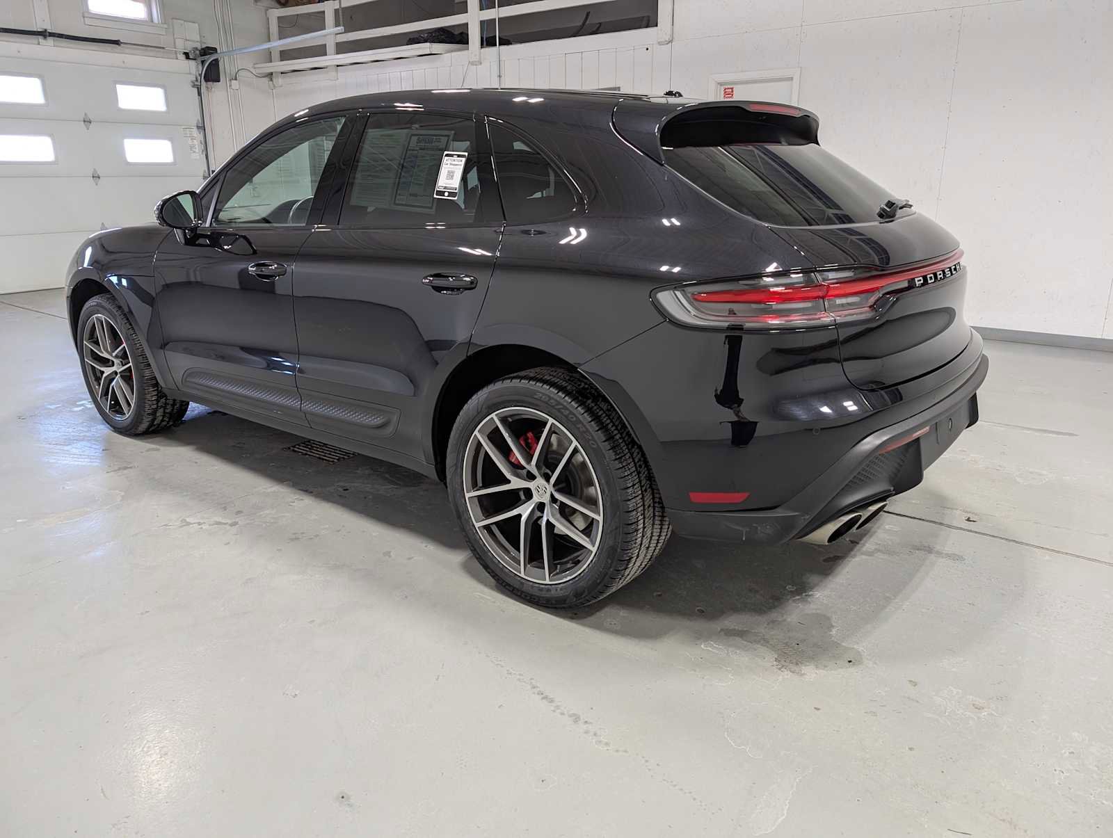 Used 2023 Porsche Macan S image 10