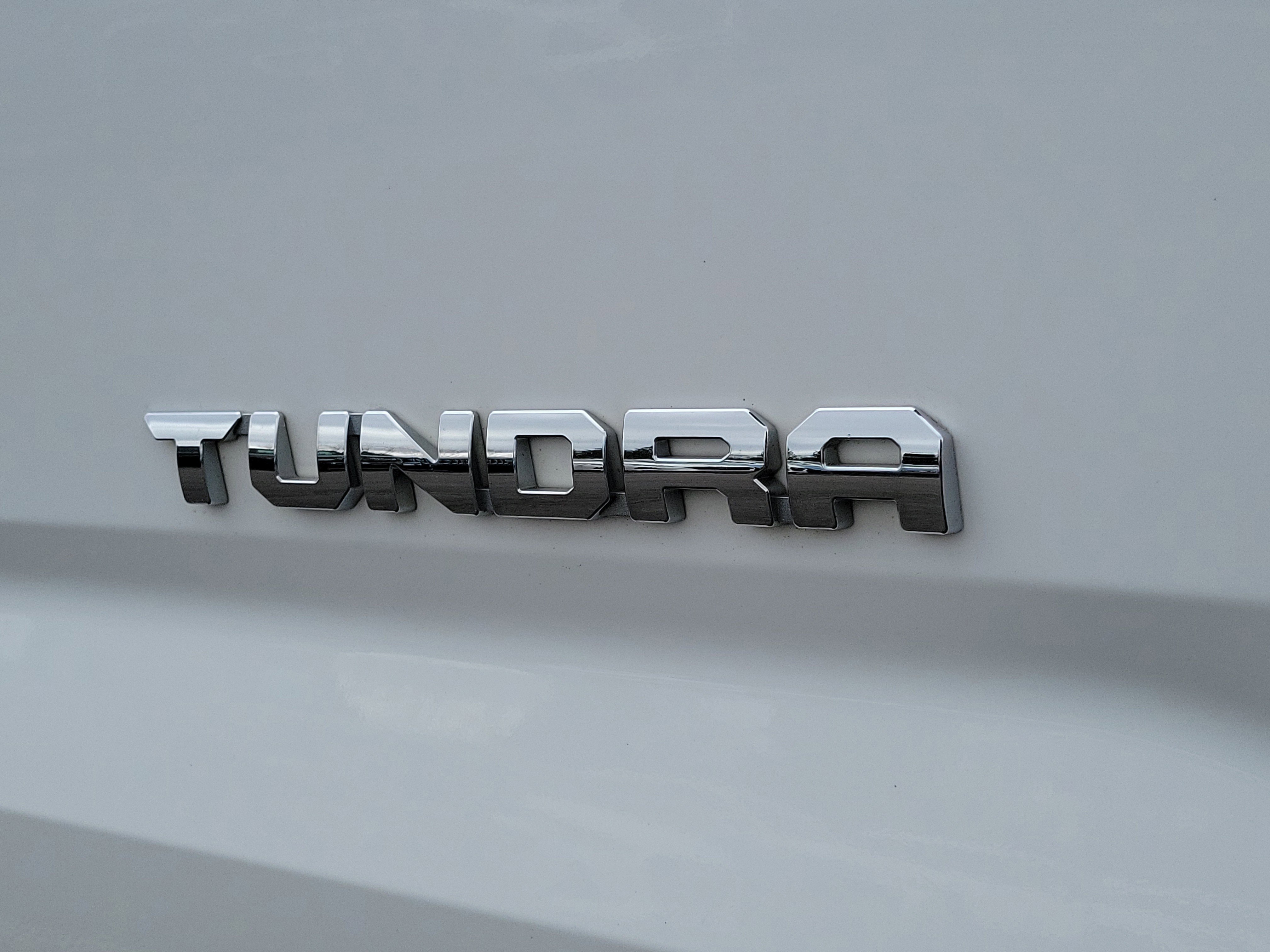Used 2022 Toyota Tundra SR5 w/ SR5 Convenience Package image 6