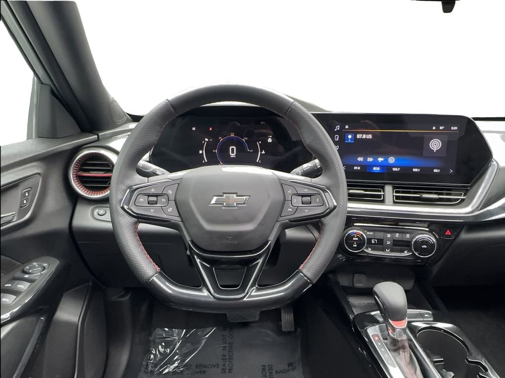 Used 2025 Chevrolet Trax RS w/ Sunroof Package image 38