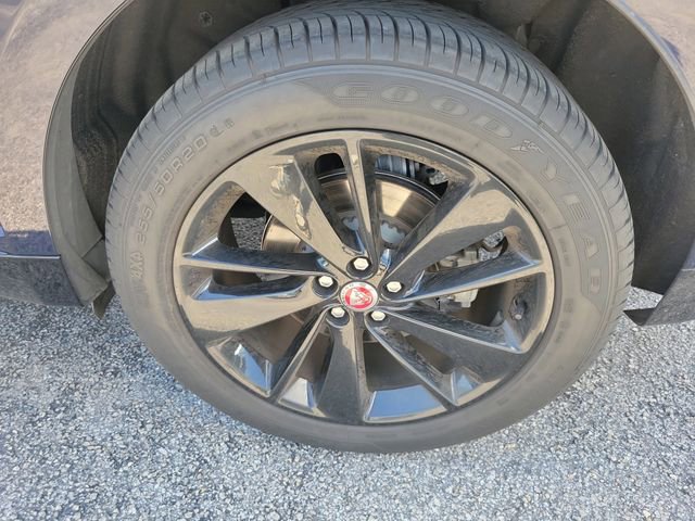Used 2023 Jaguar F-PACE S image 7