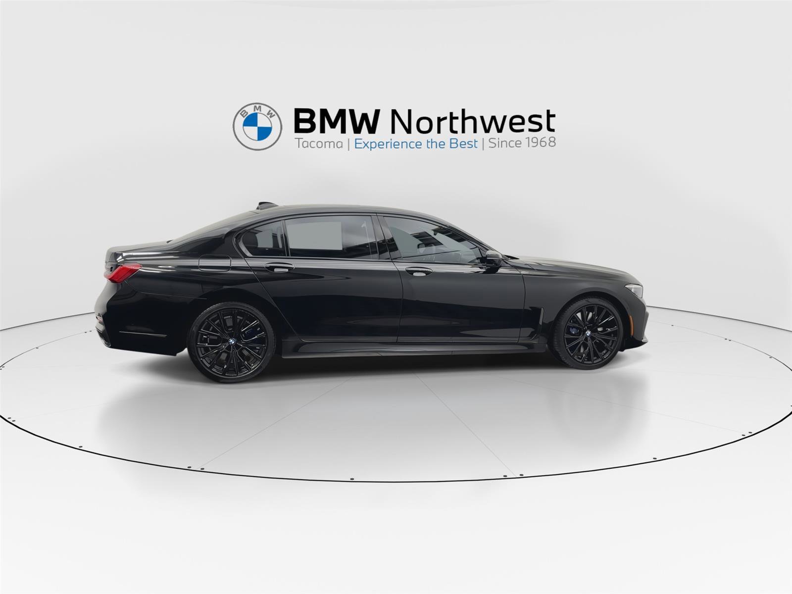 Used 2020 BMW 750i xDrive w/ Executive Package image 4