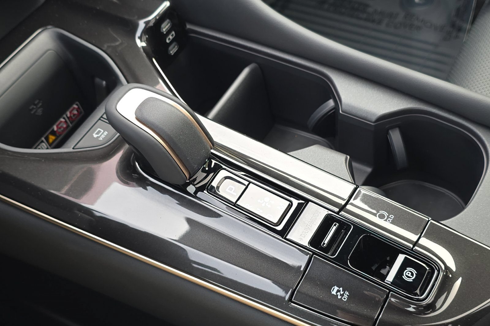 New 2026 Toyota Crown Platinum AWD/4WD image 17