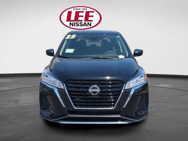 Certified 2025 Nissan Kicks Play S FWD image 8