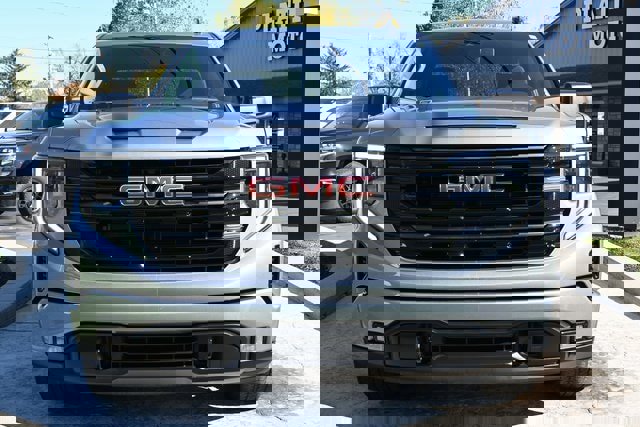 Used 2023 GMC Sierra 1500 Elevation image 2