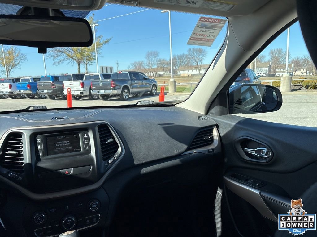 Used 2018 Jeep Cherokee Latitude w/ Altitude Package image 46