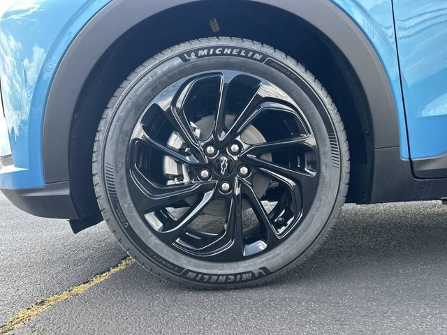 New 2027 Chevrolet Bolt RS FWD image 11
