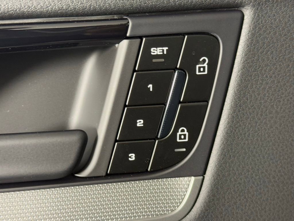 New 2026 Porsche Cayenne image 27