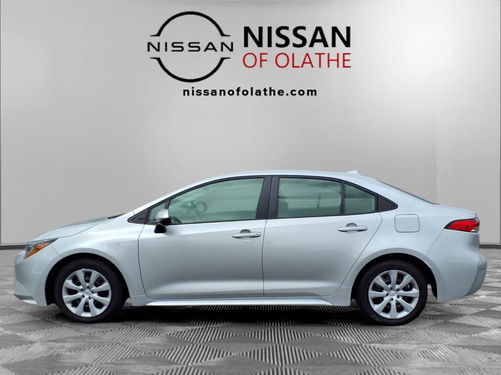 Used 2025 Toyota Corolla LE image 20