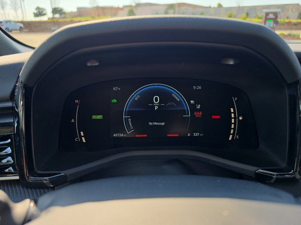 Used 2025 Toyota Camry SE FWD image 12