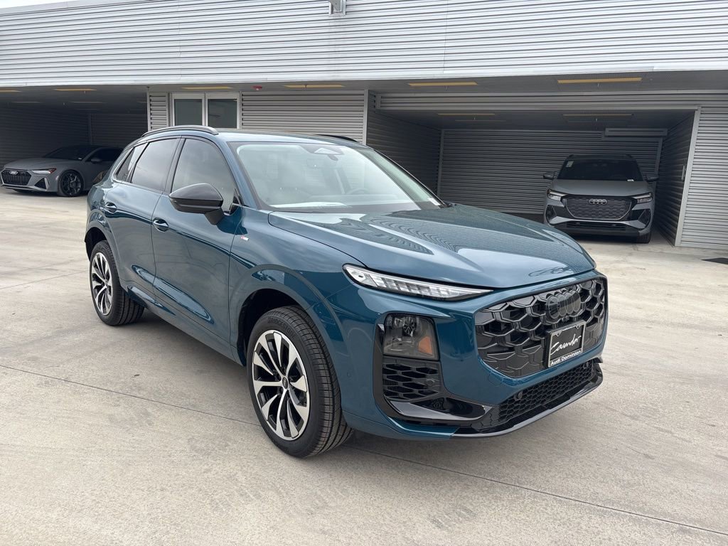 New 2026 Audi Q3 quattro 2.0T AWD/4WD image 3