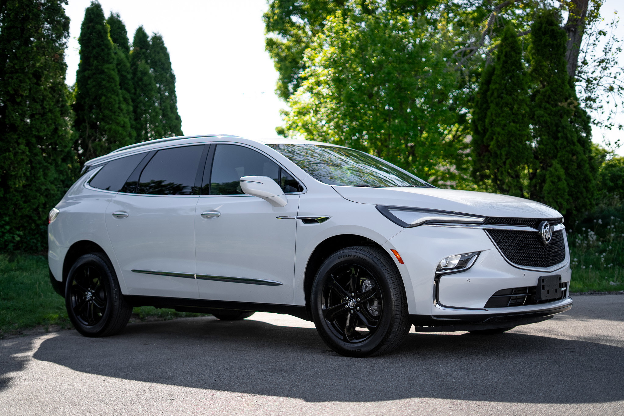 Used 2024 Buick Enclave Essence w/ Sport Touring Edition image 3