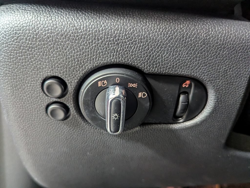 Used 2019 MINI Cooper 4-Door Hardtop FWD image 13
