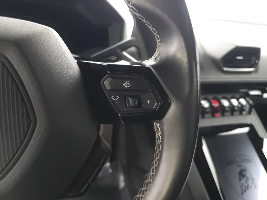 Used 2022 Lamborghini Huracan EVO RWD image 20