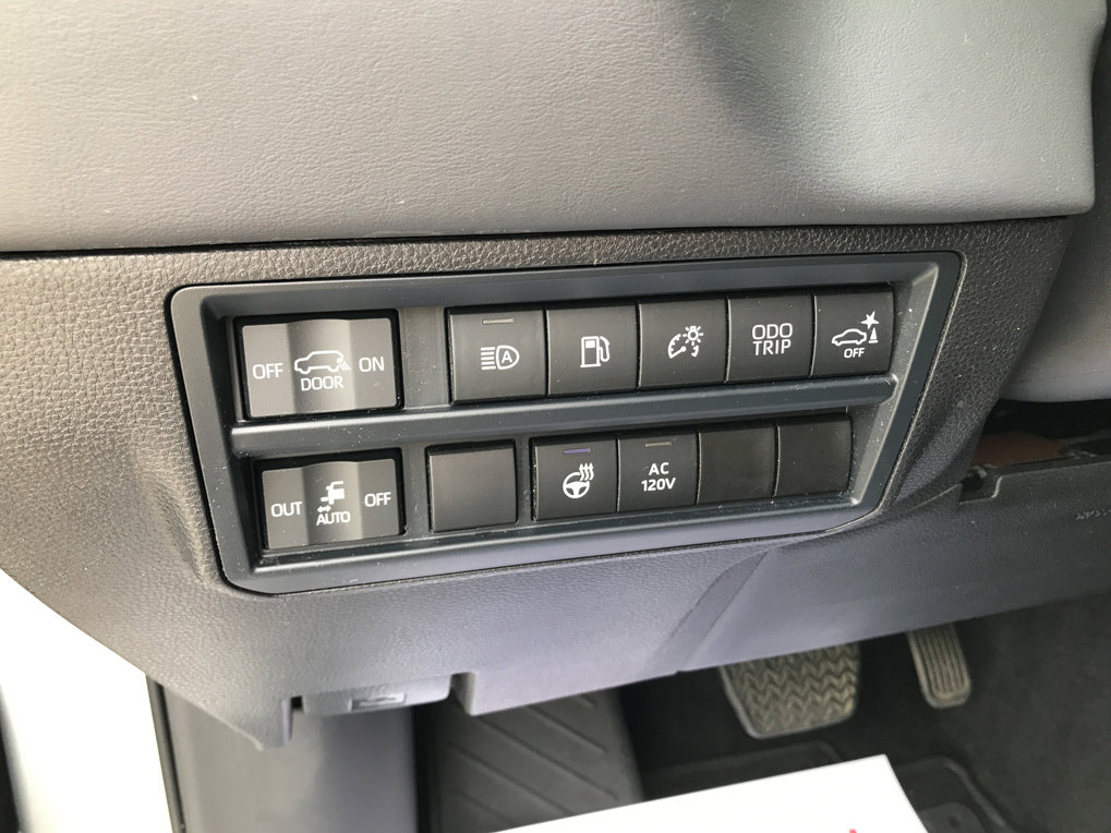 Certified 2024 Toyota Sequoia Platinum AWD/4WD image 17