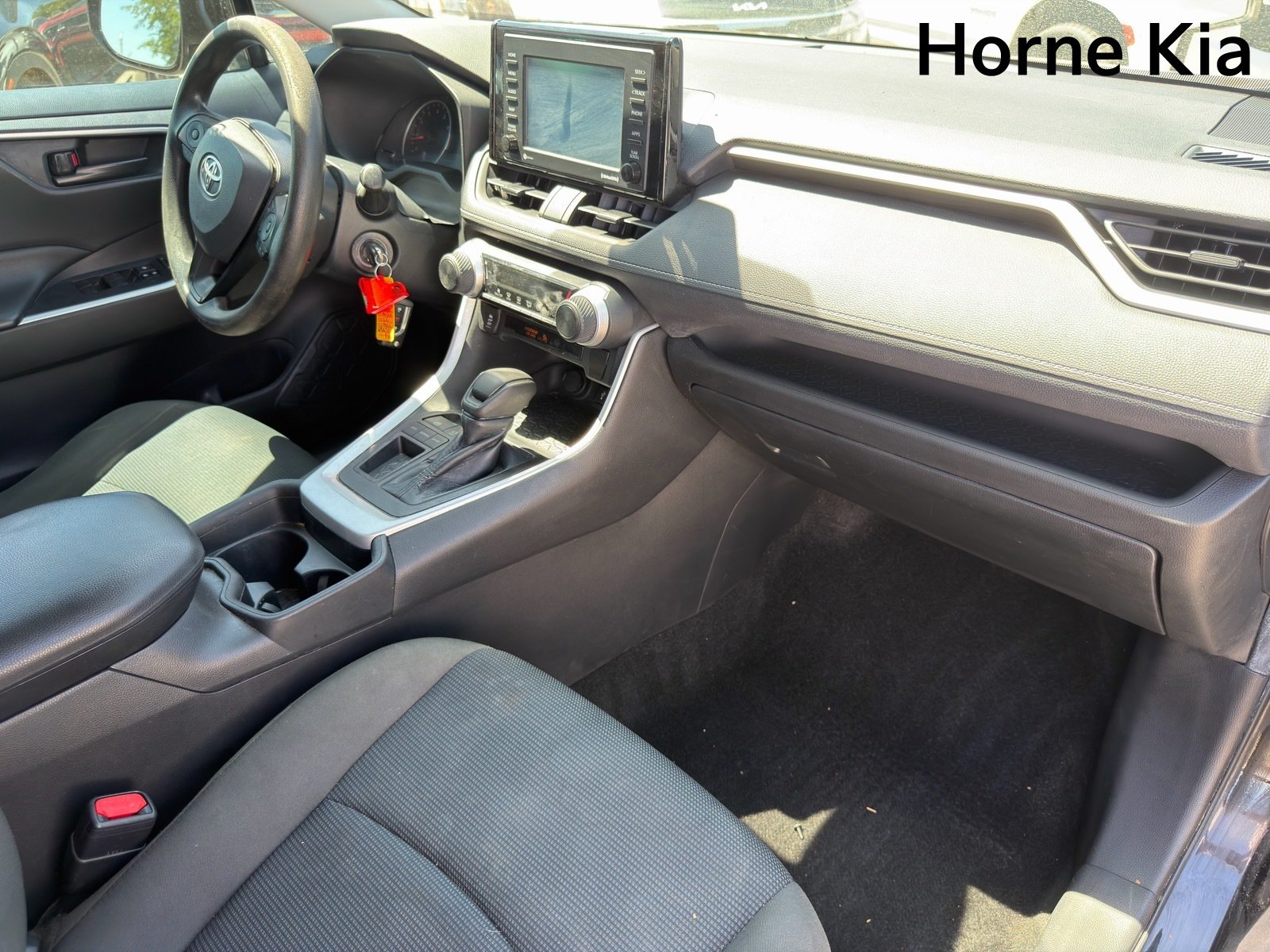 Used 2021 Toyota RAV4 LE FWD image 31