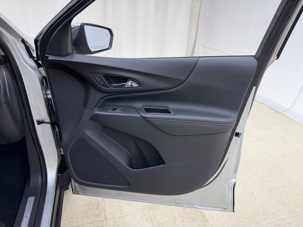 Used 2021 Chevrolet Equinox Premier AWD/4WD image 9