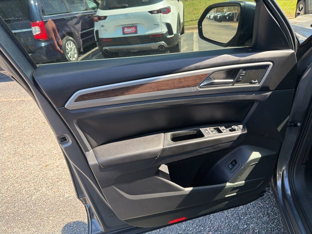 Used 2018 Volkswagen Atlas SEL Premium image 10