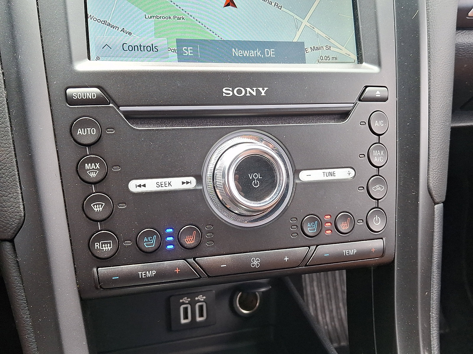 Used 2019 Ford Fusion Energi Titanium FWD image 22
