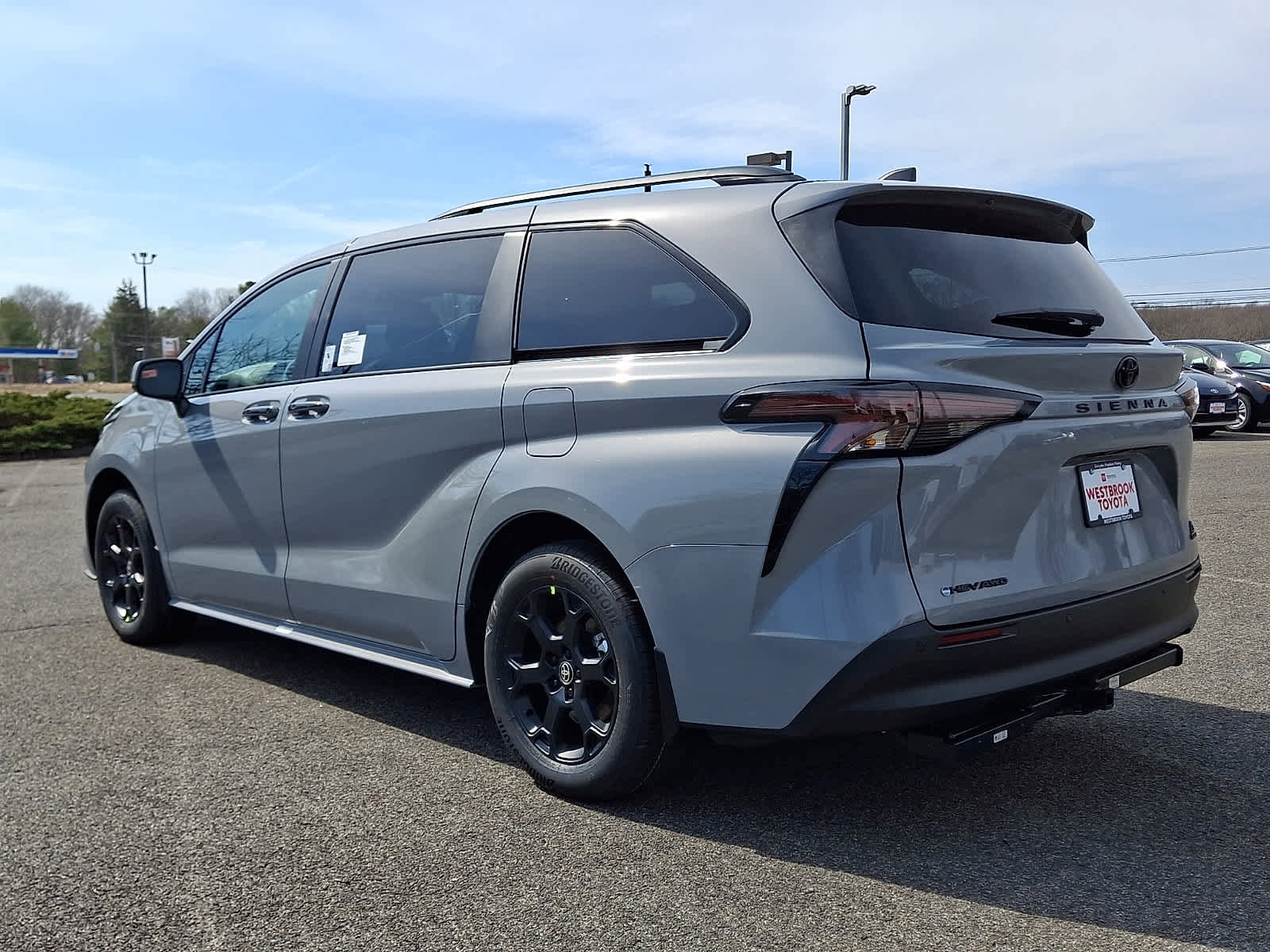 New 2026 Toyota Sienna XLE Woodland Edition image 5