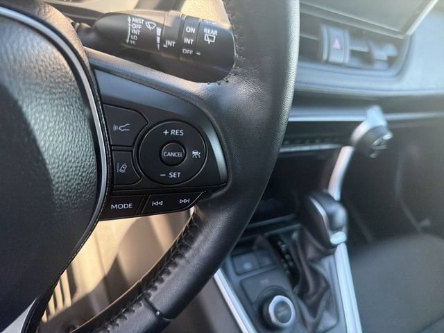 Certified 2025 Toyota RAV4 SE AWD/4WD image 18