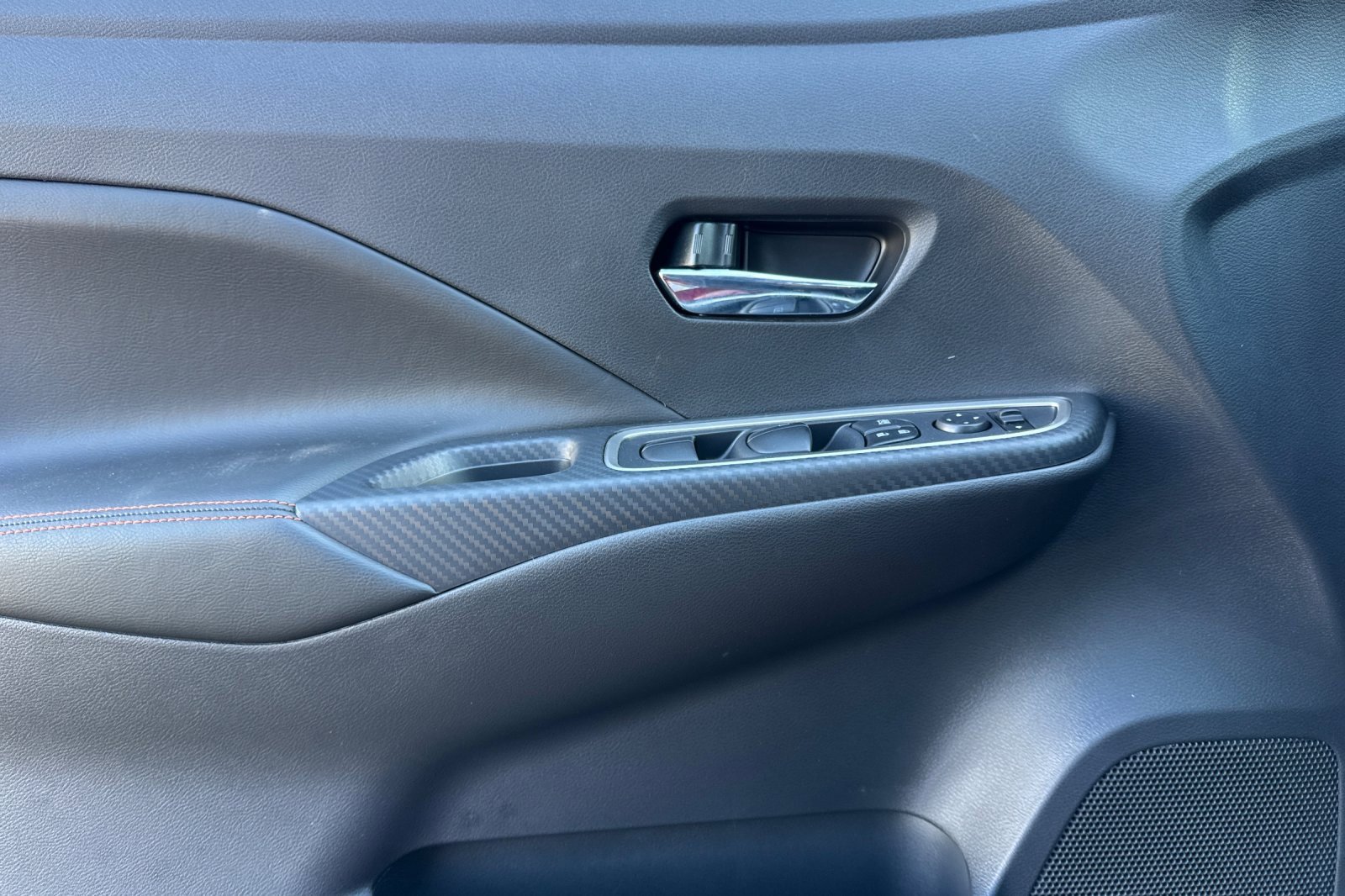 Used 2025 Nissan Versa SR w/ Trunk Package image 8