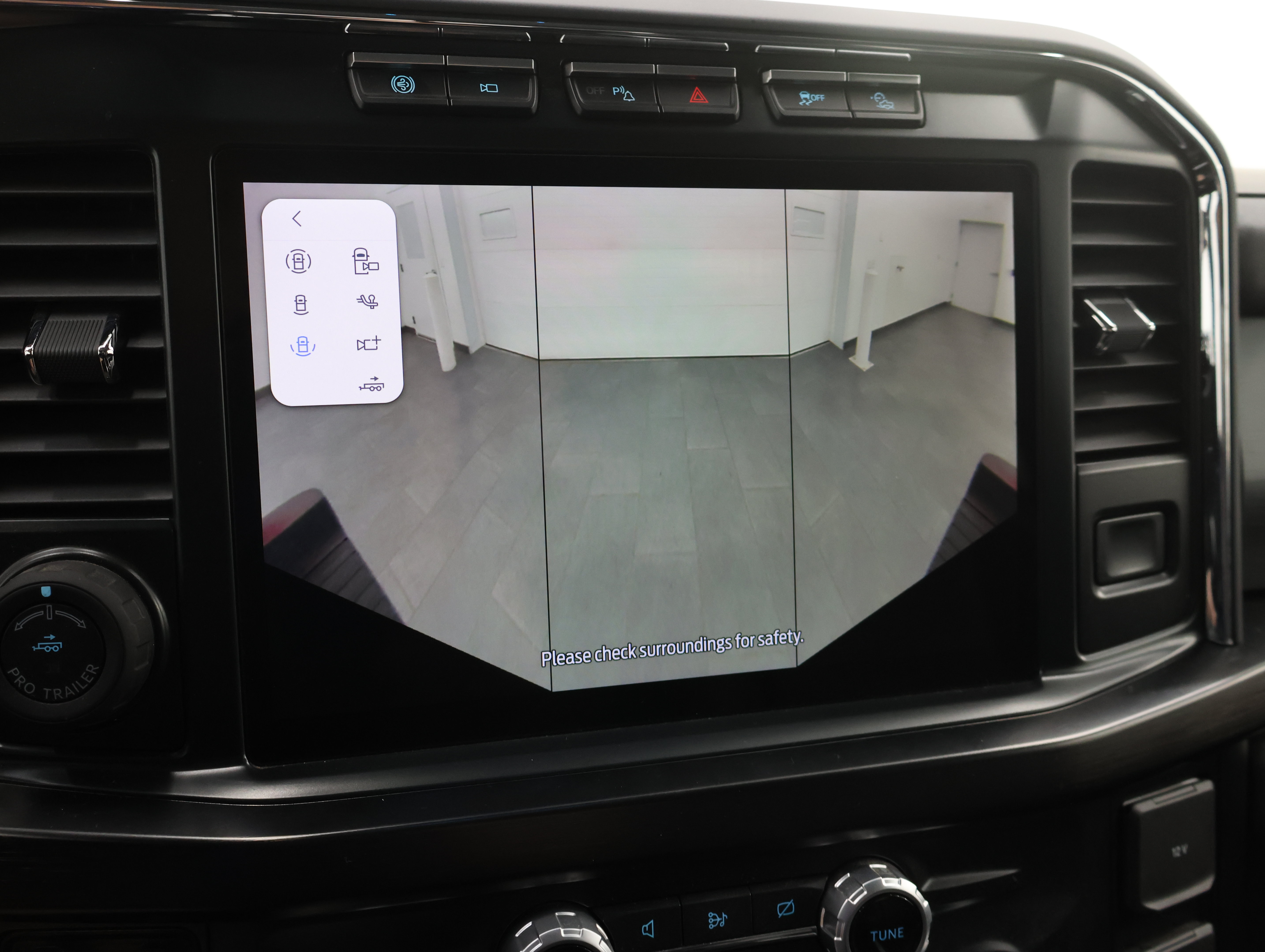 Used 2023 Ford F350 Lariat w/ Lariat Ultimate Package AWD/4WD image 16