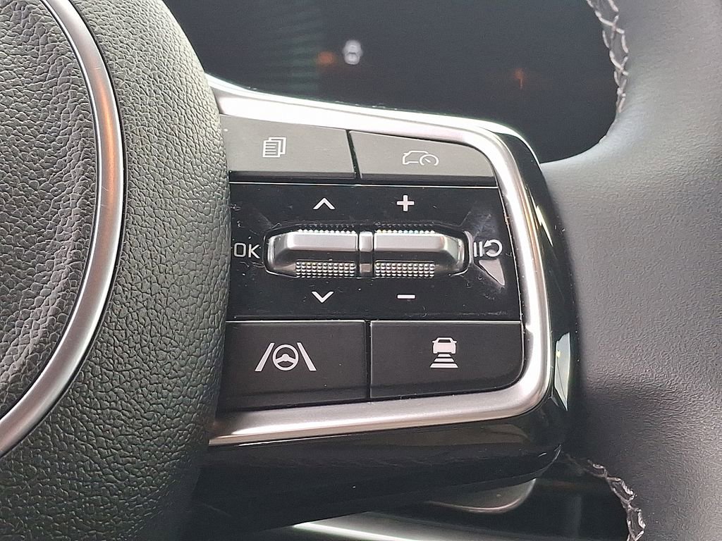 Certified 2025 Kia Sorento EX image 16