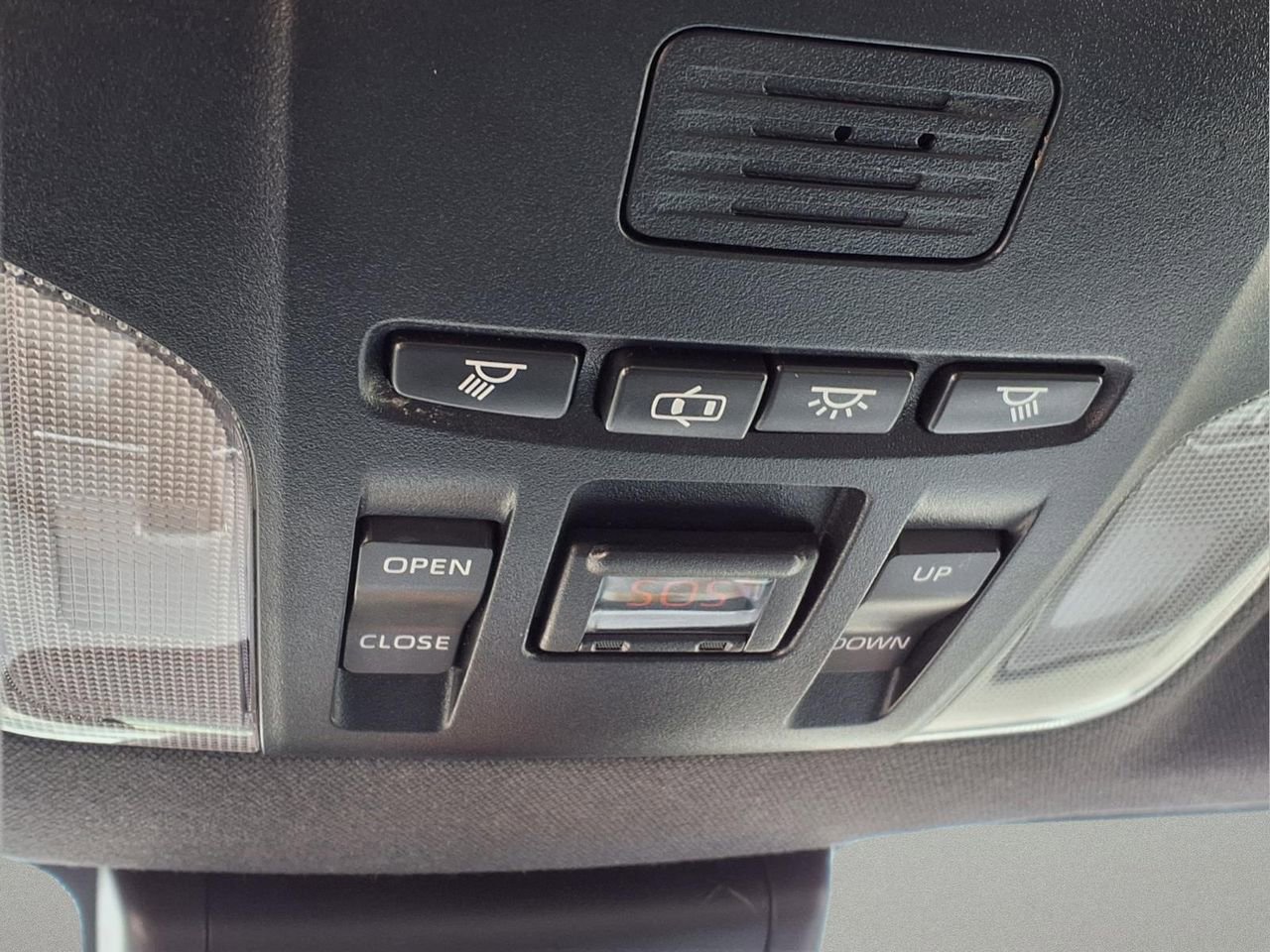 Used 2020 Toyota Corolla SE w/ SE Premium Package image 21