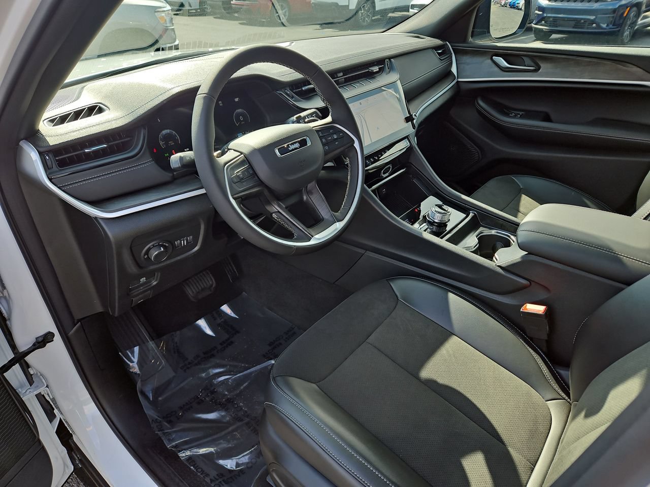 New 2026 Jeep Grand Cherokee Altitude AWD/4WD image 18