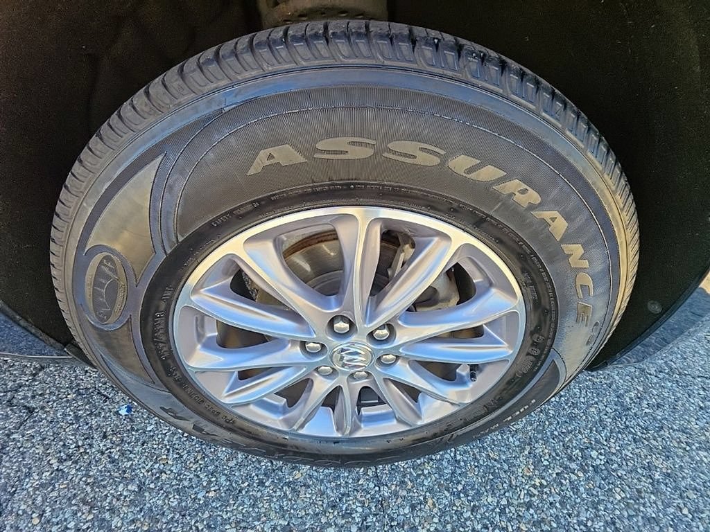 Used 2023 Buick Enclave Essence AWD/4WD image 36
