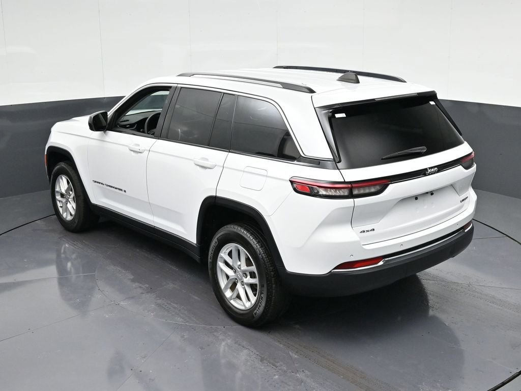 Used 2023 Jeep Grand Cherokee Laredo AWD/4WD image 25