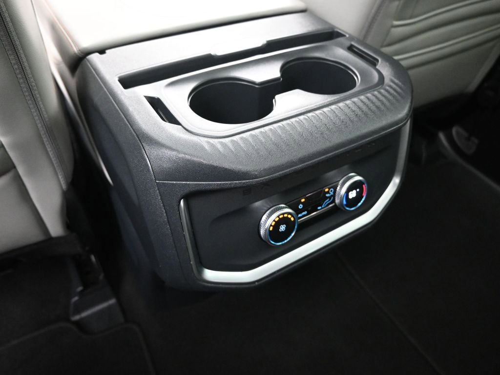 Used 2025 Ford Expedition Active image 22
