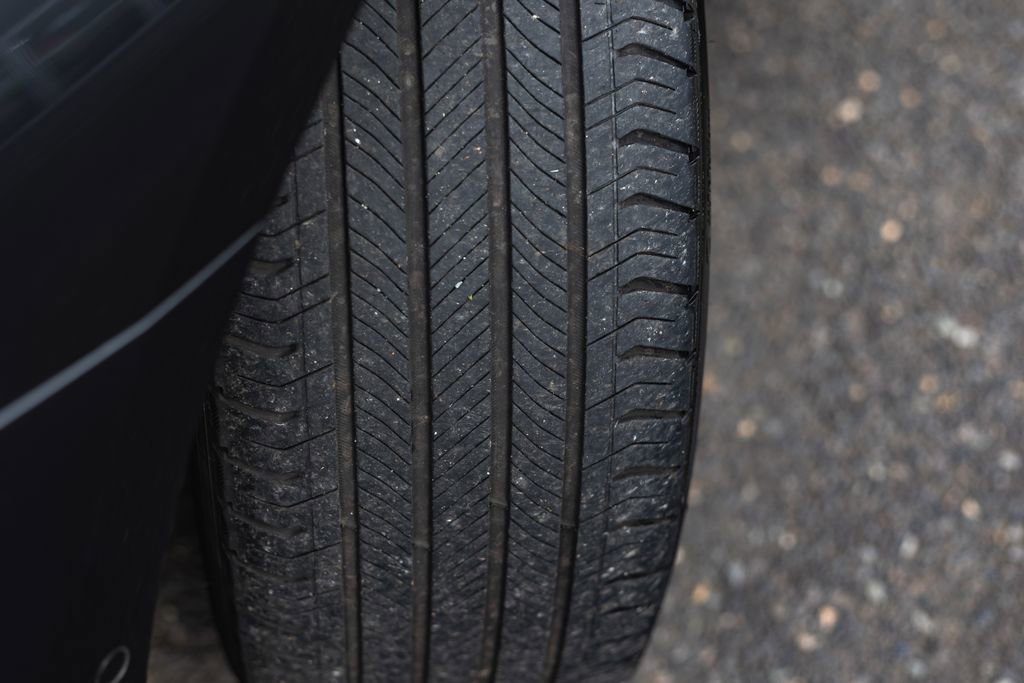 Used 2024 BMW 530i xDrive w/ Premium Package image 5