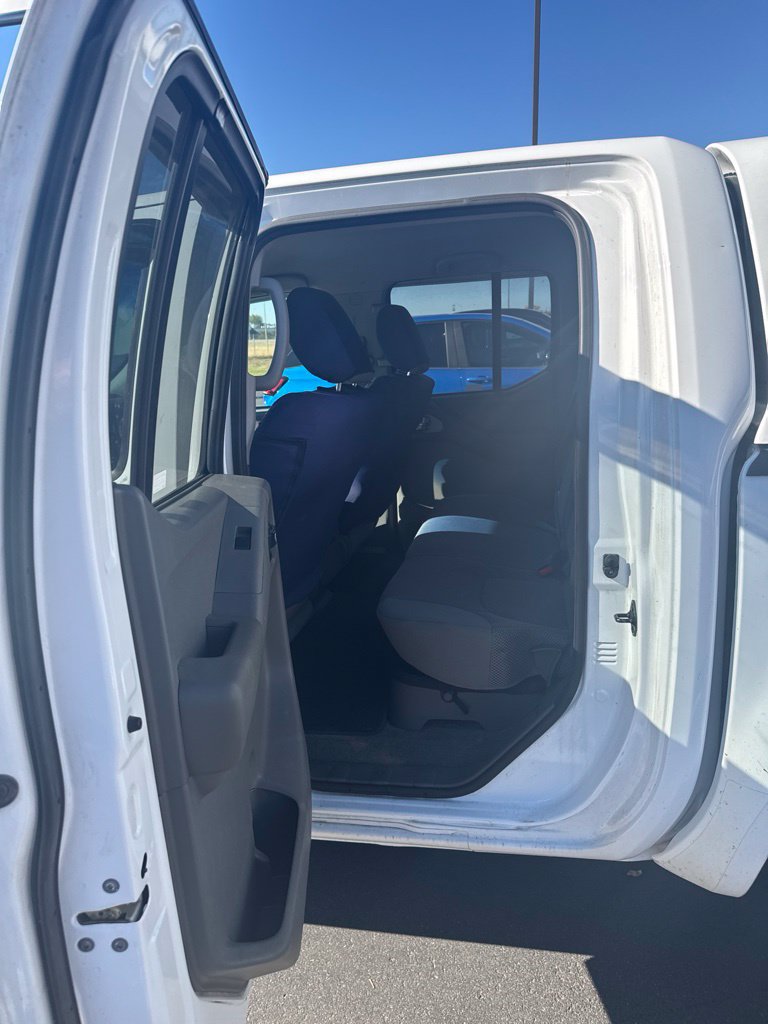 Used 2012 Nissan Frontier SV AWD/4WD image 11