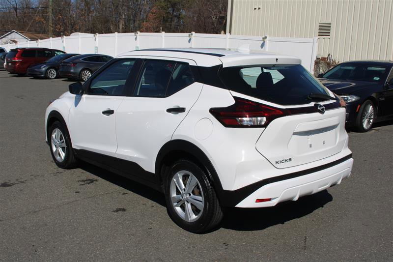 Used 2022 Nissan Kicks S FWD image 5