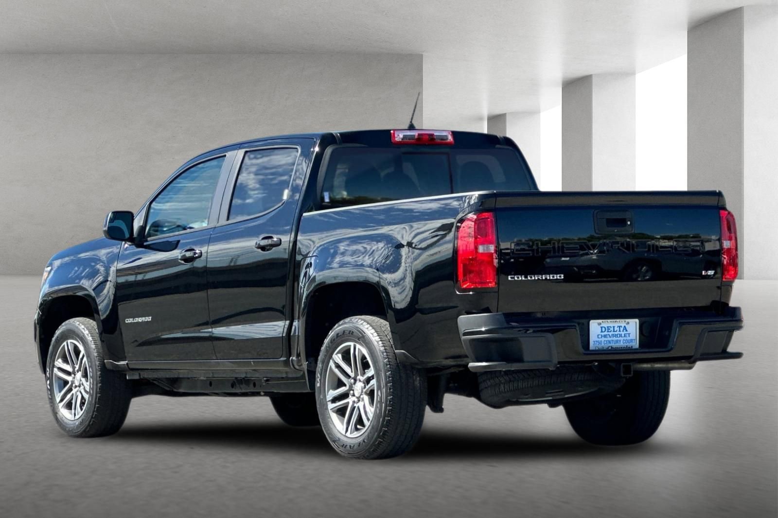 Used 2022 Chevrolet Colorado LT w/ LT Convenience Package image 6
