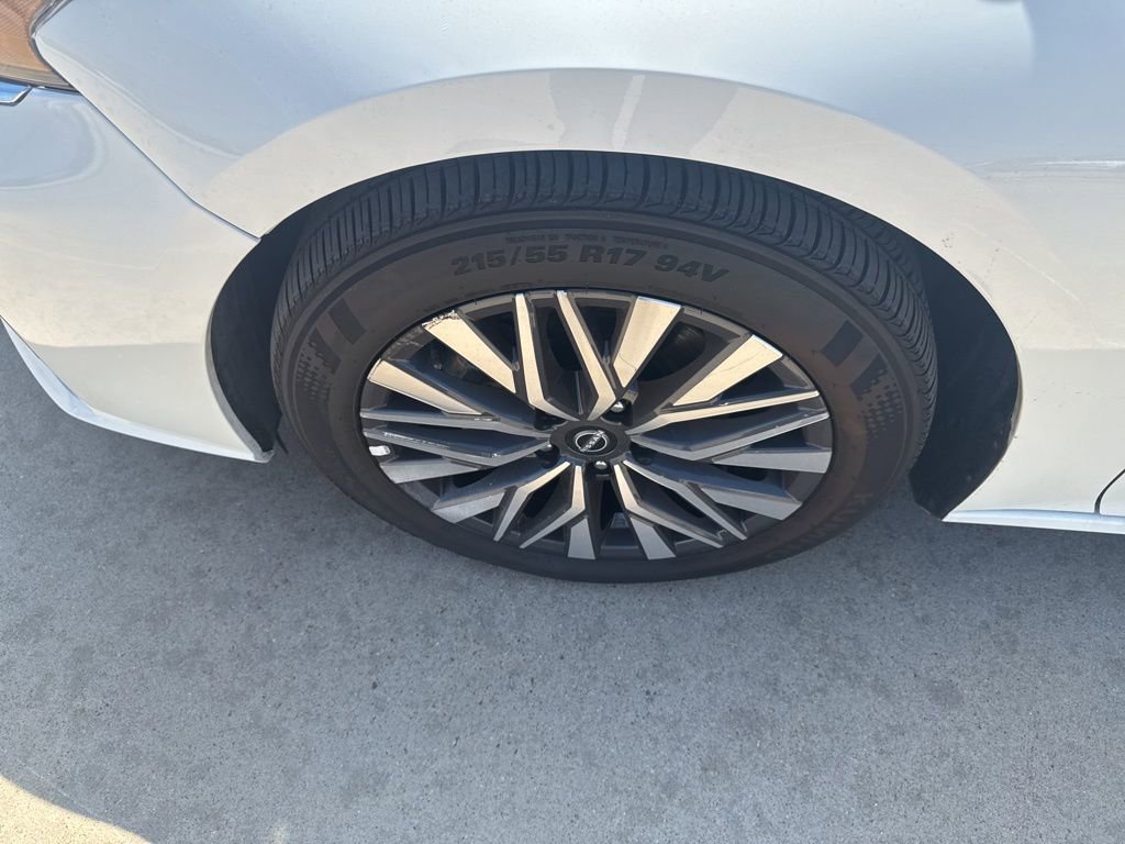 Certified 2025 Nissan Altima 2.5 SV image 9