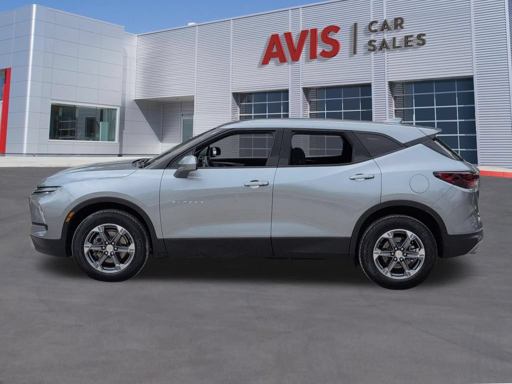 Used 2025 Chevrolet Blazer LT FWD image 10