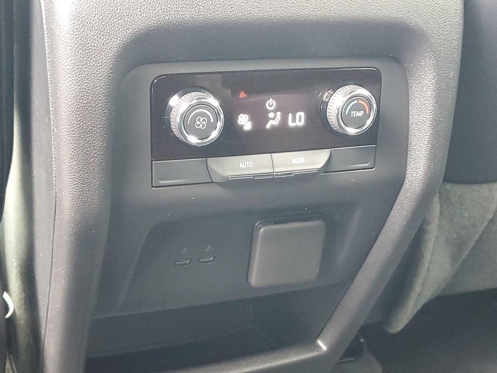 Used 2025 Chevrolet Traverse LT w/ Driver Confidence Package FWD image 27
