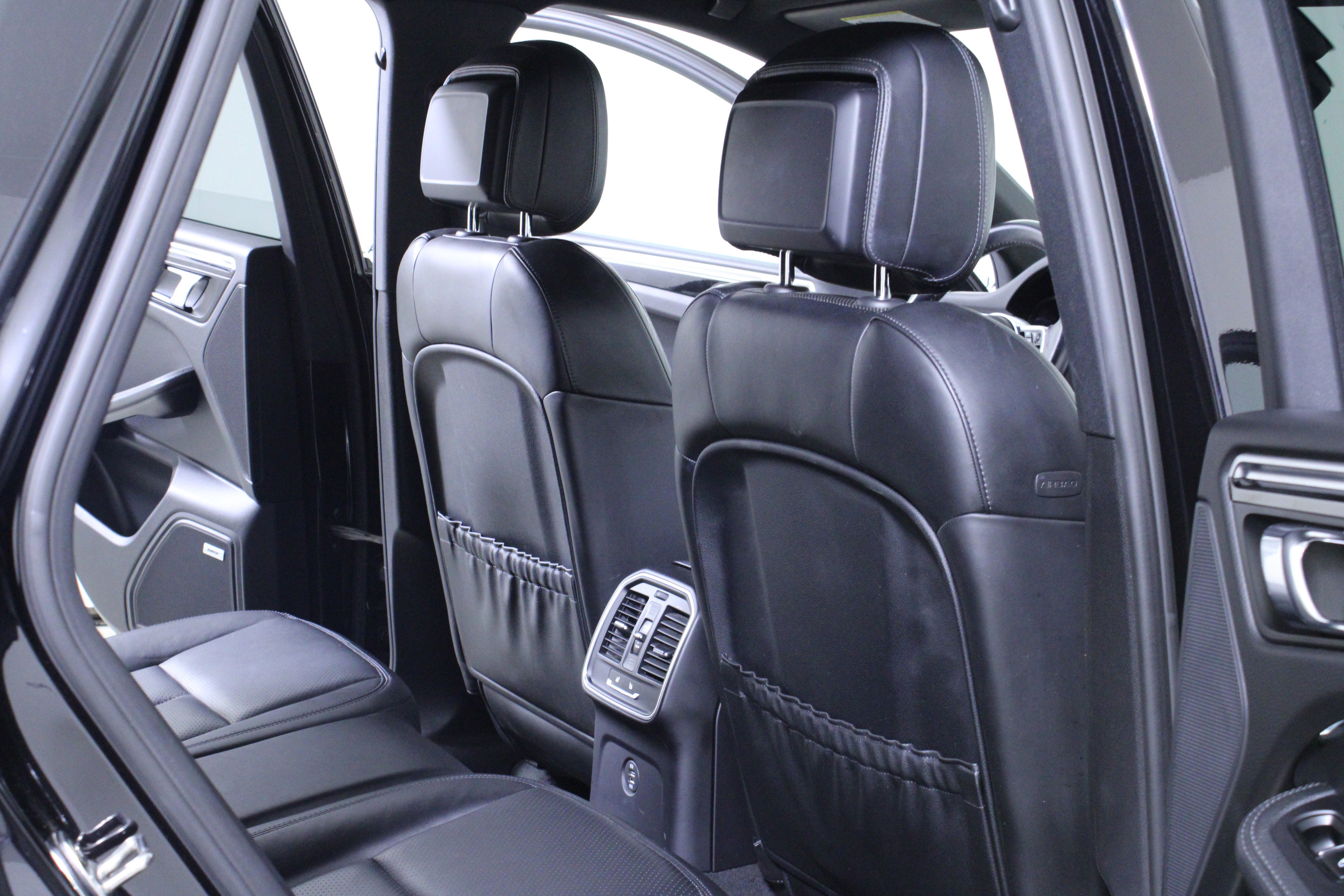 Used 2018 Porsche Macan image 13