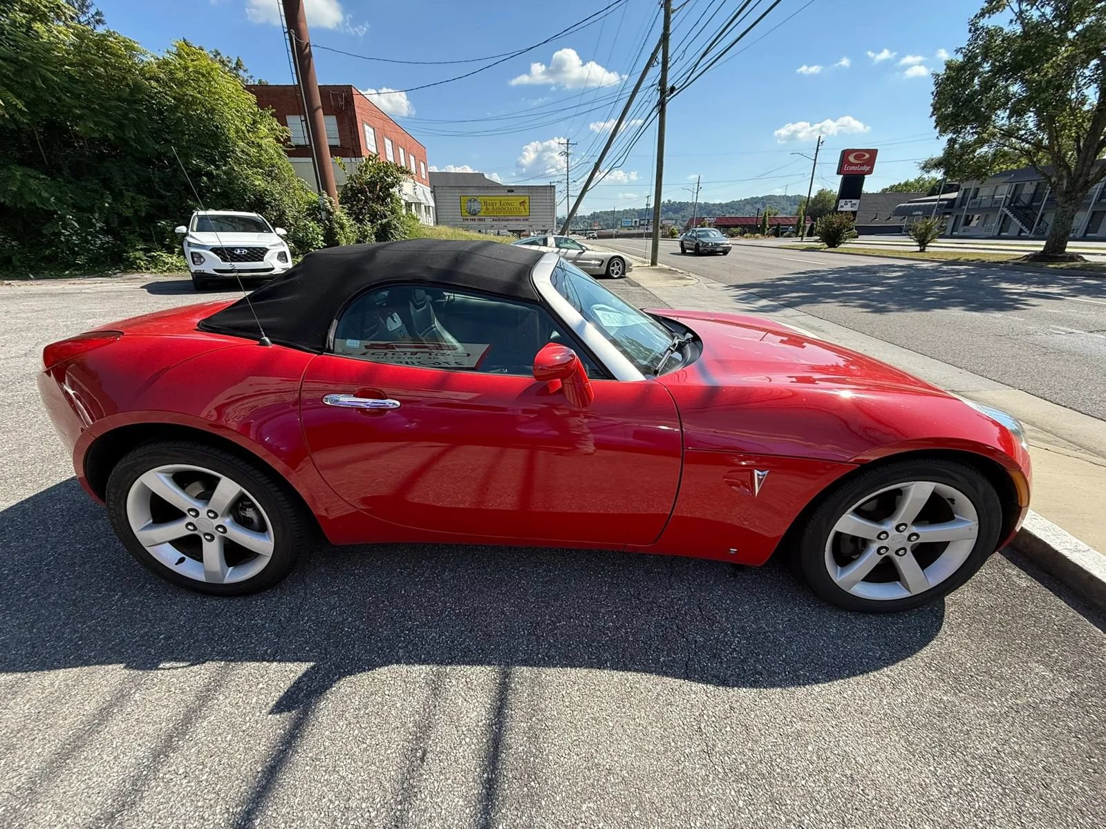 Used 2006 Pontiac Solstice Convertible w/ Premium Package RWD image 4