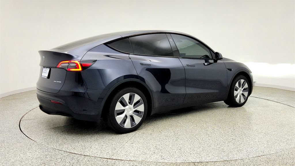 Used 2024 Tesla Model Y Long Range AWD/4WD image 5