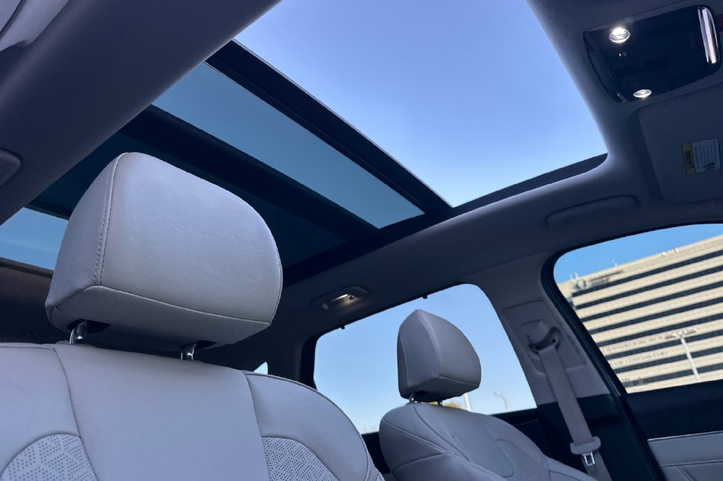 Used 2023 Kia Sorento SX Prestige w/ Panoramic Sunroof Package AWD/4WD image 20