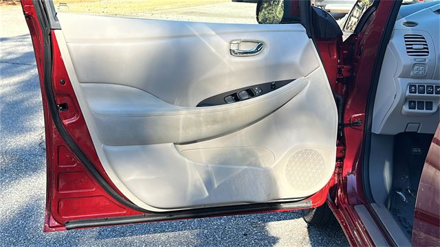 Used 2015 Nissan Leaf SV w/ LED & Quick Charge Package image 10