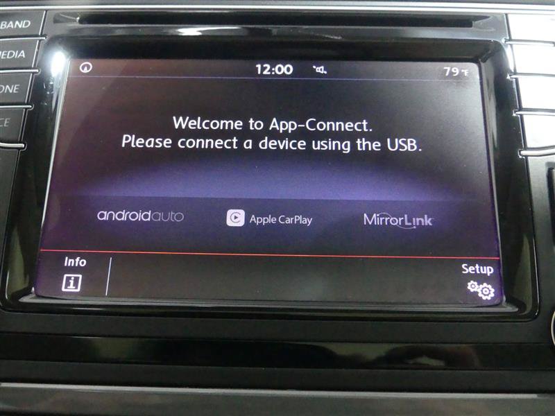 Used 2017 Volkswagen Tiguan SEL AWD/4WD image 44