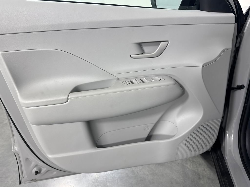 Certified 2025 Hyundai Kona SEL image 10