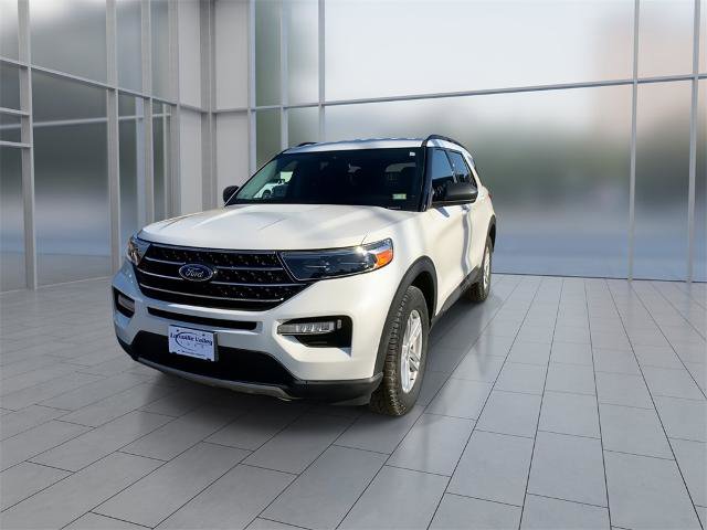 Certified 2022 Ford Explorer XLT w/ Equipment Group 202A image 3