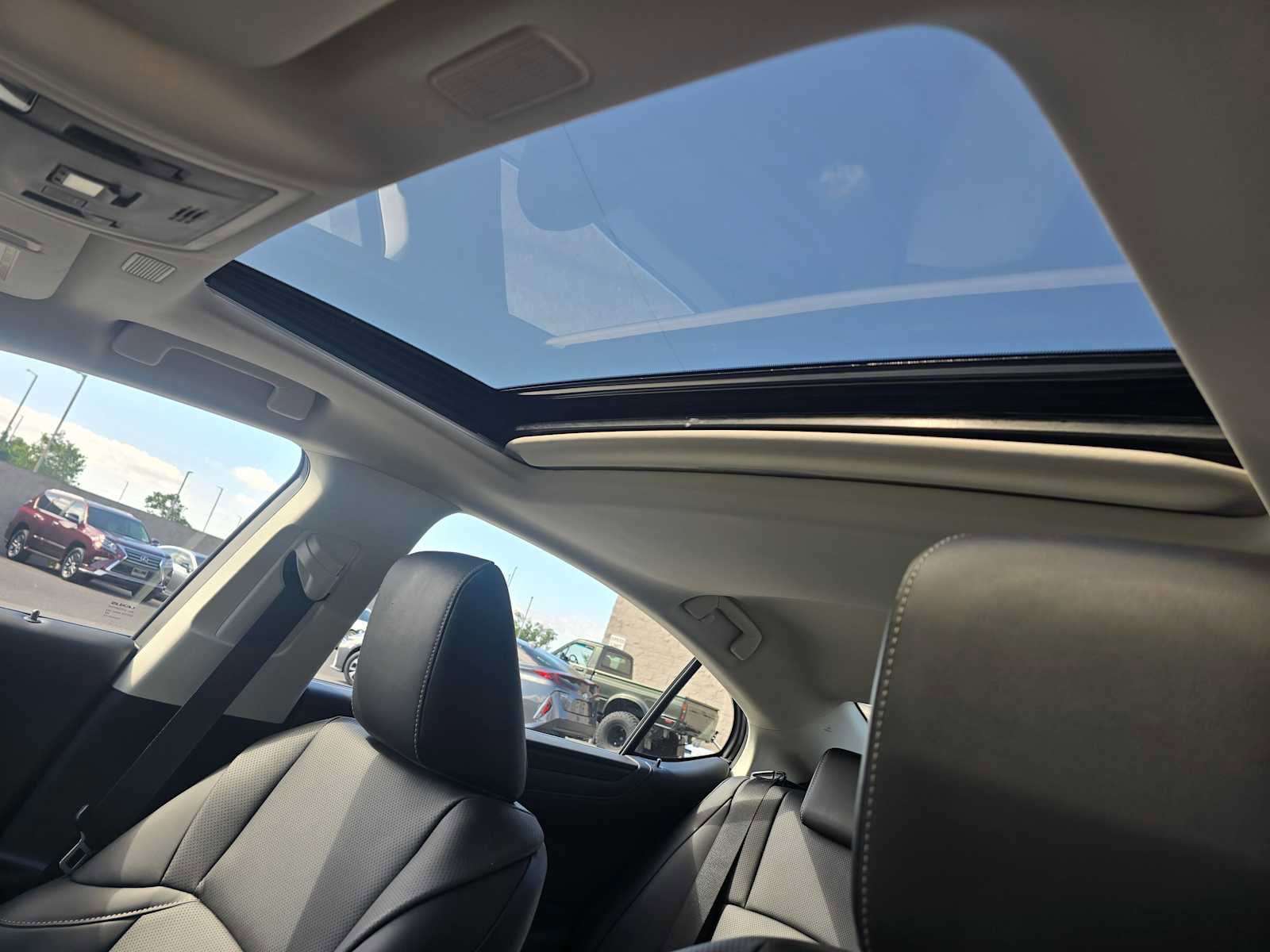 Certified 2025 Lexus ES 300h w/ Premium Package FWD image 23