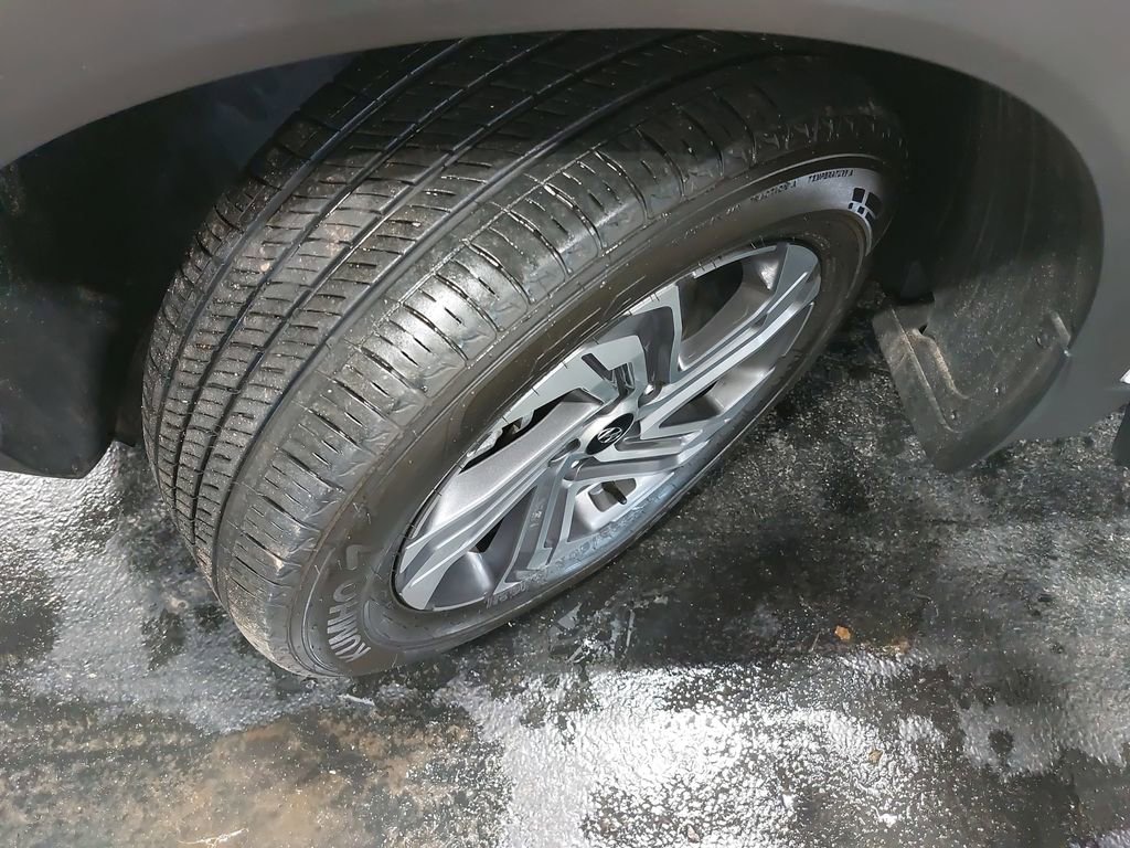 Certified 2023 Hyundai Santa Fe SEL image 32