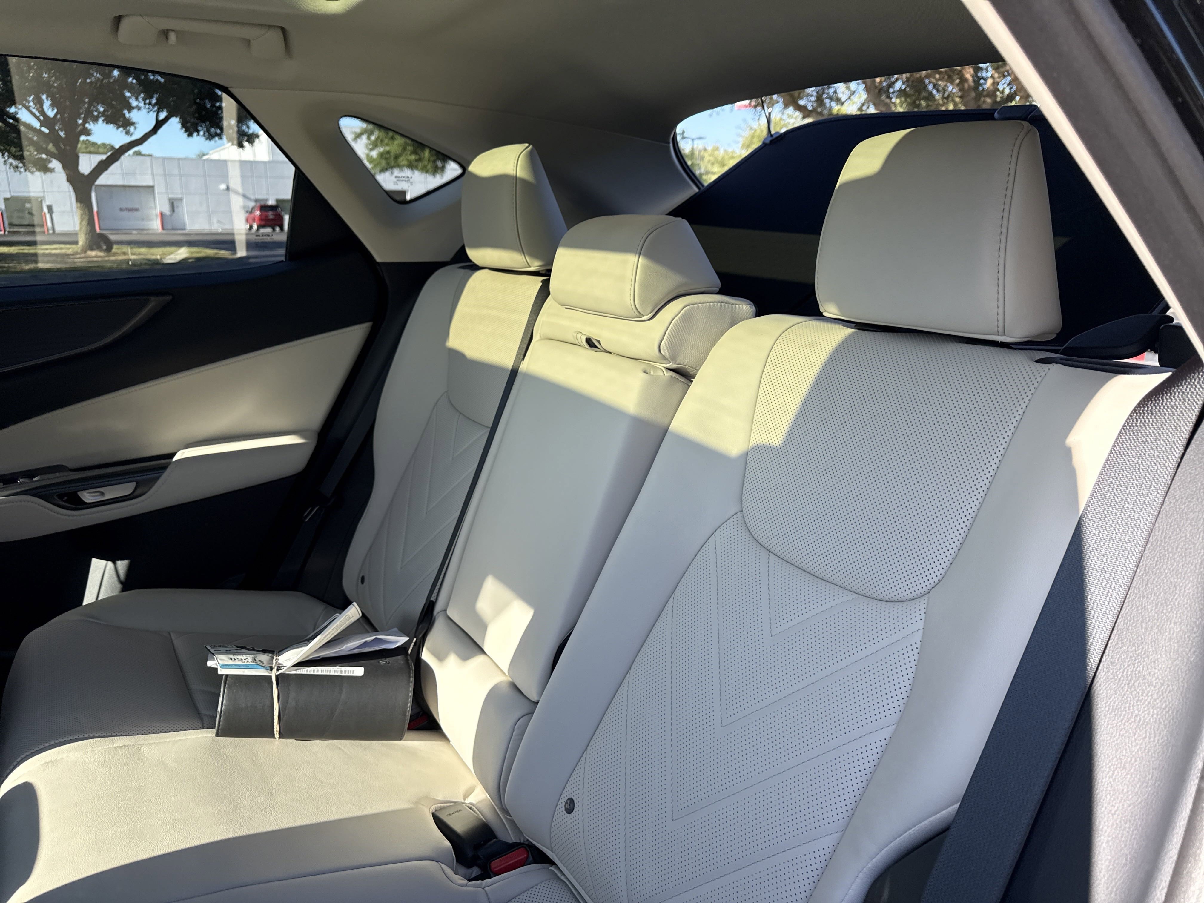 Used 2025 Lexus NX 300h AWD w/ Luxury Package image 25